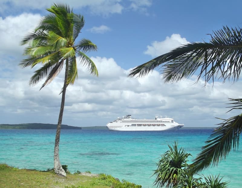 cruise ship scuba diving instructor salary