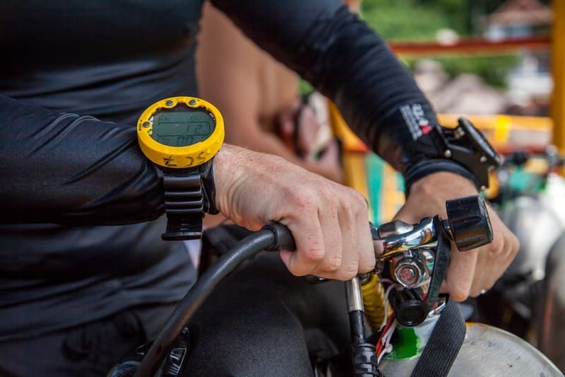 dive computer PADI Open Water Knowledge Review 4 Answers