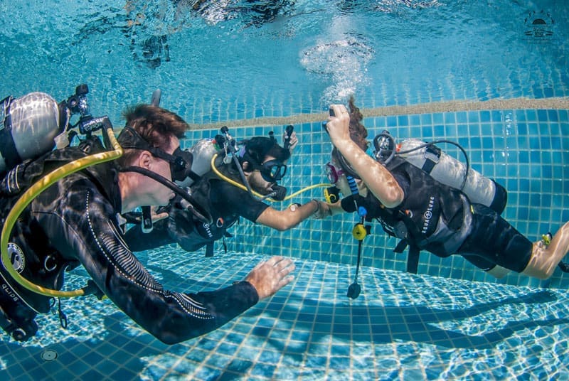 Neutrally Buoyant PADI IDC Course