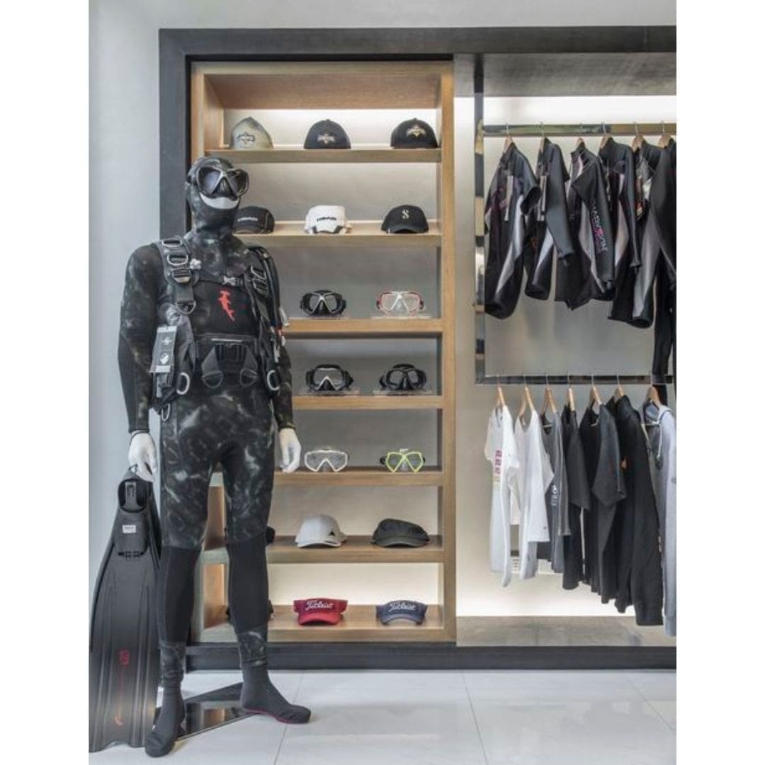 Organized scuba gear