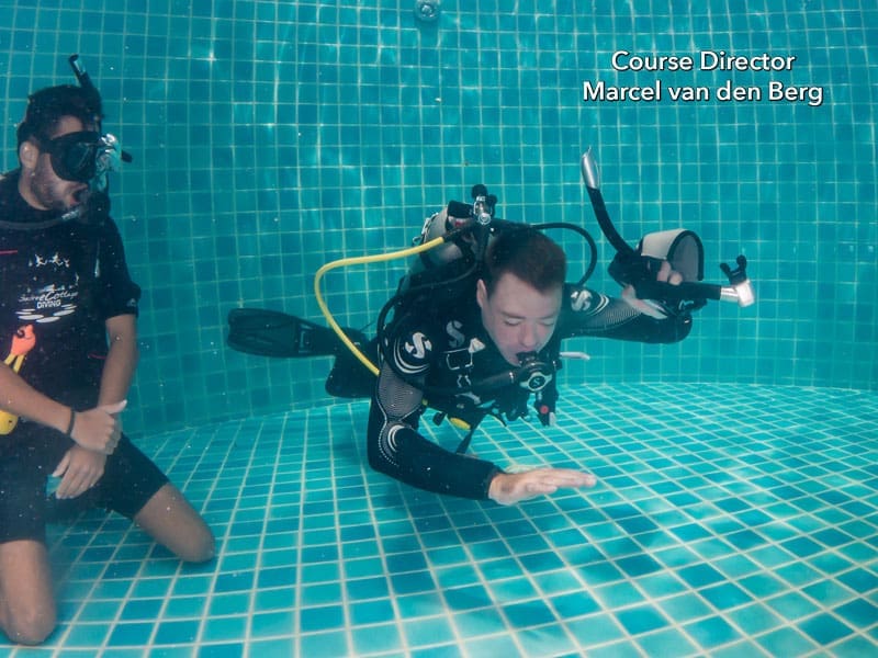PADI Confined Water Dive 4