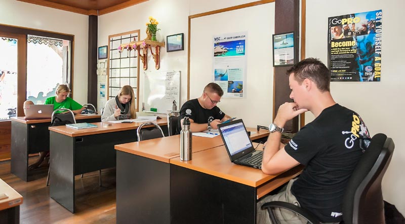 PADI IDC Classroom Sairee Cottage Diving Koh Tao Thailand